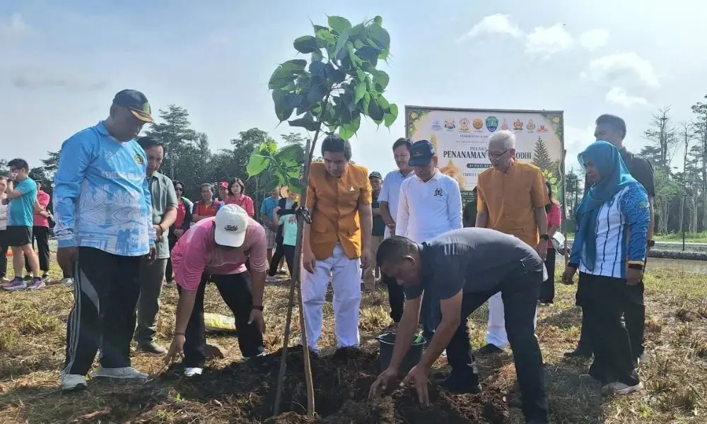 Umat Buddha Bulungan Rayakan Waisak dengan Menanam Pohon Bodhi di Kebun Raya Bundayati