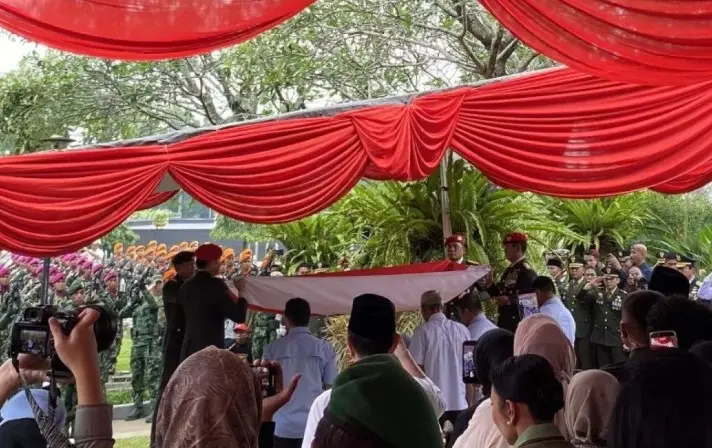 Ryamizard Ryacudu Dimakamkan Secara Militer di TMP Kalibata dengan Penghormatan Kenegaraan