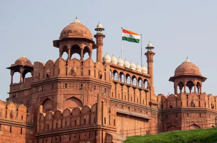 Pendiri Partai Kecoak Akan Pimpin Aksi Tuntut Menteri Pendidikan India Mundur Usai Skandal Ujian Nasional