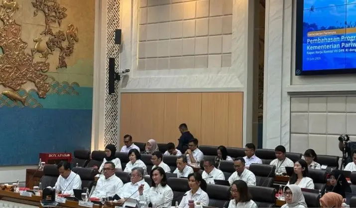 Menpar Sebut Pariwisata Indonesia Tetap Tumbuh Kuat di Tengah Tekanan Geopolitik Global
