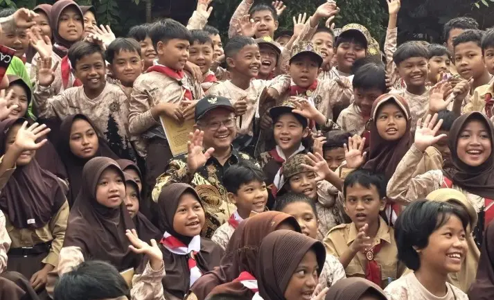 Kemendikdasmen Salurkan School Kit dan Trauma Healing untuk Murid Korban Kebakaran Kemayoran