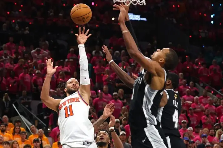 Jalen Brunson Antar New York Knicks Curi Gim Pertama Final NBA 2026 dari San Antonio Spurs