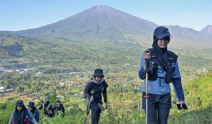 Kementerian Pariwisata Ingatkan Wisatawan Perhatikan Keselamatan Sebelum Mendaki Gunung