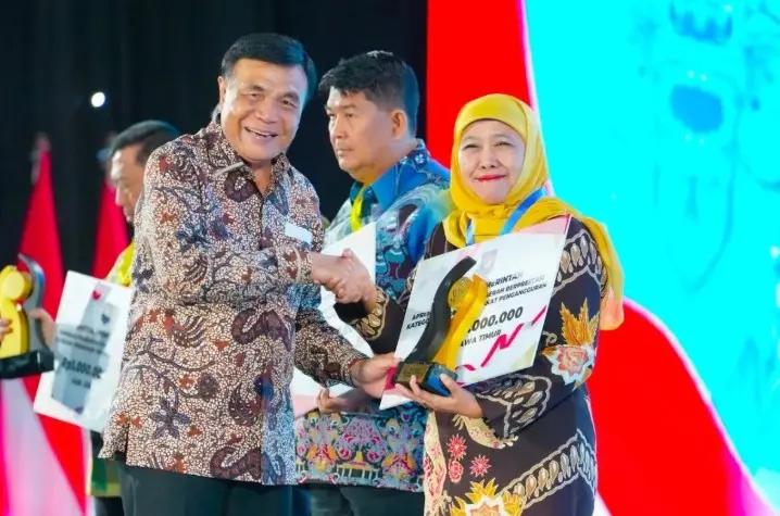 Jawa Timur Raih Penghargaan Nasional dan Insentif Rp3 Miliar Berkat Penurunan Pengangguran