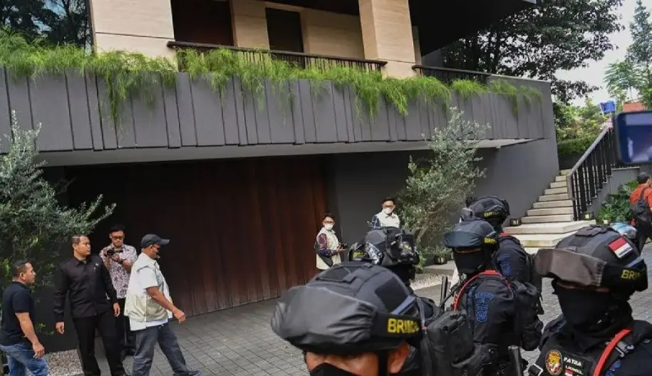 KPK Geledah Rumah Silmy Karim di Kebayoran Baru dalam Penyidikan Kasus Dugaan Pemerasan Keimigrasian WNA