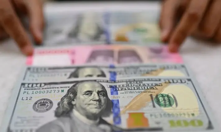 Rupiah Melemah ke Rp18.066 per Dolar AS pada Perdagangan Jumat Pagi