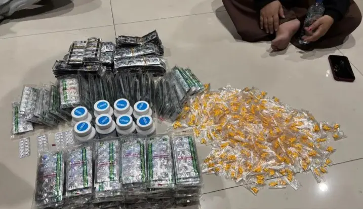 Polda Metro Jaya Tangkap Tiga Tersangka dan Sita Ribuan Obat Keras Ilegal di Muara Baru