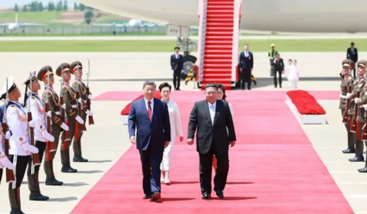 Xi Jinping Disambut Meriah Kim Jong Un dalam Kunjungan Kenegaraan ke Pyongyang