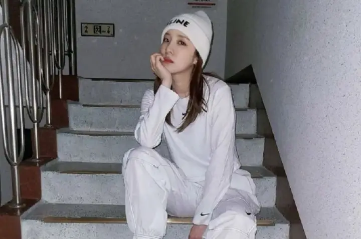 Sandara Park Siap Comeback dengan Album "rePRISM" Lewat Label Mandiri ARADNAS