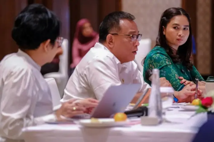 Wamenpar Nilai Pengelolaan Sampah Menjadi Kunci Menjaga Reputasi Pariwisata Bali