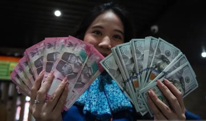 Rupiah Menguat ke Rp17.900 per Dolar AS pada Perdagangan Rabu Pagi