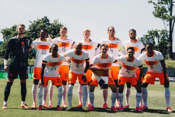 Timnas Belanda Bidik Gelar Piala Dunia Perdana dengan Kombinasi Pemain Senior dan Muda