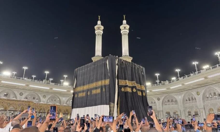 Pembuatan Kiswah Ka'bah Baru Rampung dengan Teknologi Laser dan Mesin Jahit Raksasa di Mekkah