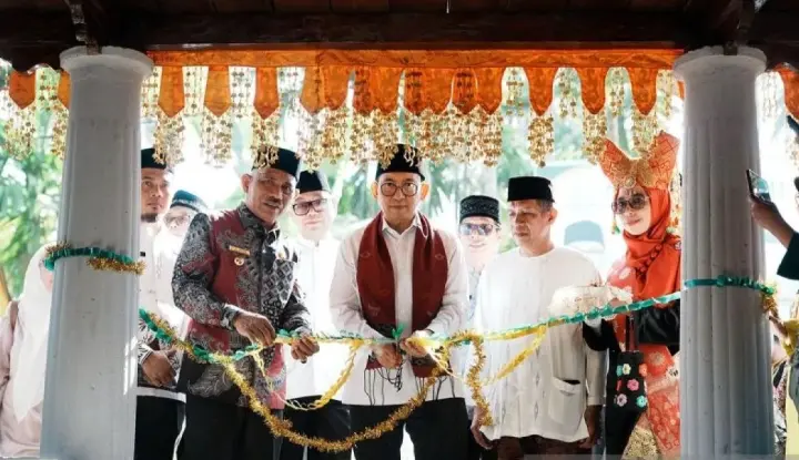Menbud Fadli Zon Optimistis Pemugaran Masjid Tuo Ampang Gadang Dongkrak Ekonomi Warga