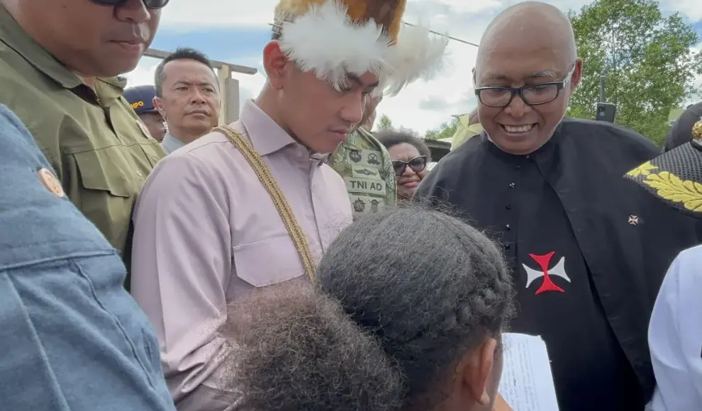 Gibran Kunjungi Asmat, Tampung Aspirasi Perempuan Adat dan Beri Motivasi Pelajar