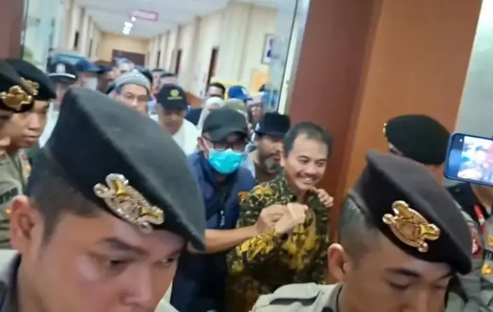 Roy Suryo dan Dokter Tifa Keluar dari RS Polri, Jalani Pelimpahan Tahap II ke Kejaksaan