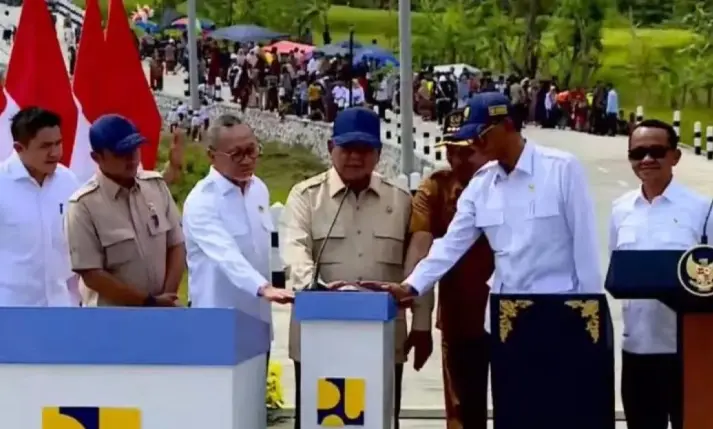 Prabowo Resmikan Jalan Daerah 1.151 Kilometer di 37 Provinsi untuk Perkuat Konektivitas Nasional