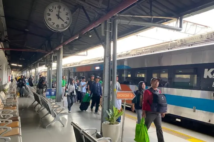 Libur Sekolah, Sebanyak 171 Ribu Penumpang Kereta Jarak Jauh Tiba di Jakarta