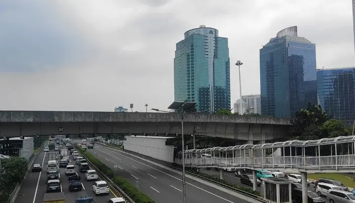 BMKG Peringatkan Mayoritas Kota Besar Berpotensi Berawan hingga Diguyur Hujan pada Rabu