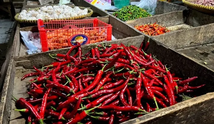 Harga Cabai Rawit Tembus Rp70.400 per Kg, Telur Ayam Ras Rp29.750 per Kg pada Kamis Pagi