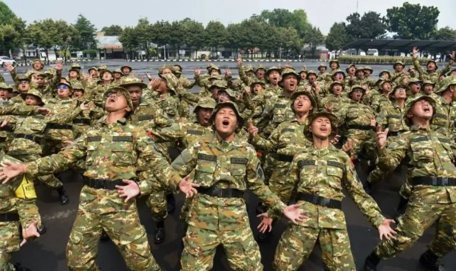 Korps Marinir TNI AL Menjelaskan Rutinitas Latsarmil SPPI Calon Pengelola Koperasi Desa Merah Putih