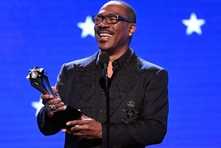 Eddie Murphy Kembali Isi Suara Donkey dalam Film Spinoff Shrek yang Tayang 2028