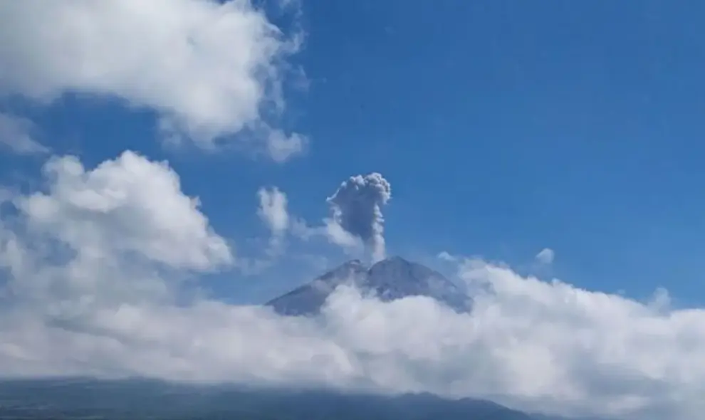 Gunung Semeru Empat Kali Erupsi, Letusan Tertinggi Capai 1.000 Meter di Atas Puncak