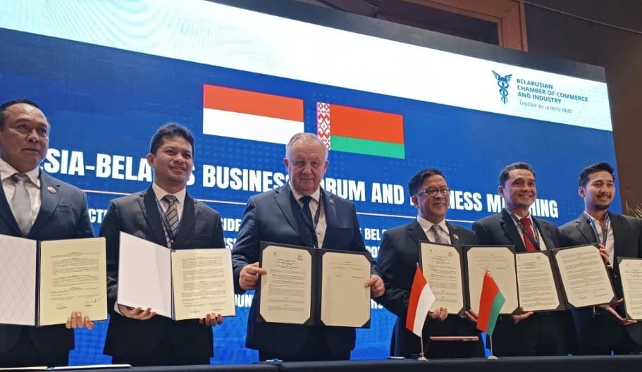 Airlangga Hartarto Tawarkan Elektrifikasi Alat Berat Belarus dengan Baterai Produksi Indonesia