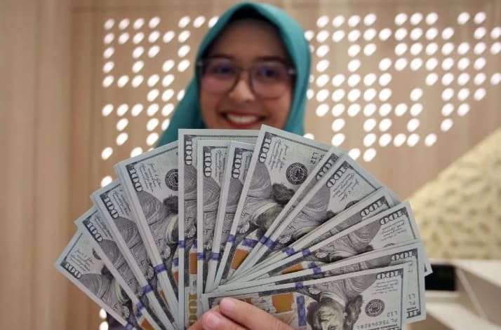Rupiah Melemah ke Rp17.944 per Dolar AS, Arus Keluar Dana Asing Jadi Pemicu