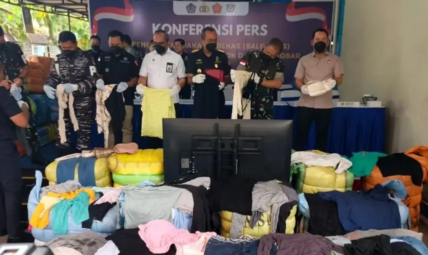 DJBC Kalimantan Bagian Barat Masih Memburu Aktor Utama Penyelundupan 2.065 Balpres Pakaian Bekas Ilegal