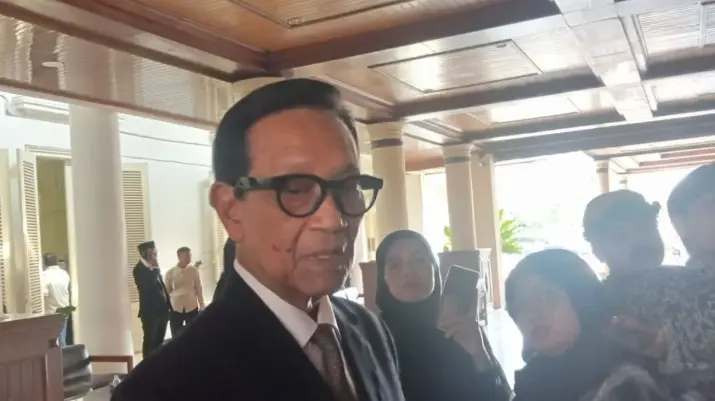 Gubernur DIY Sri Sultan Hamengku Buwono X Mengimbau Wisatawan Tidak Mendaki Puncak Gunung Merapi karena Status Masih Siaga