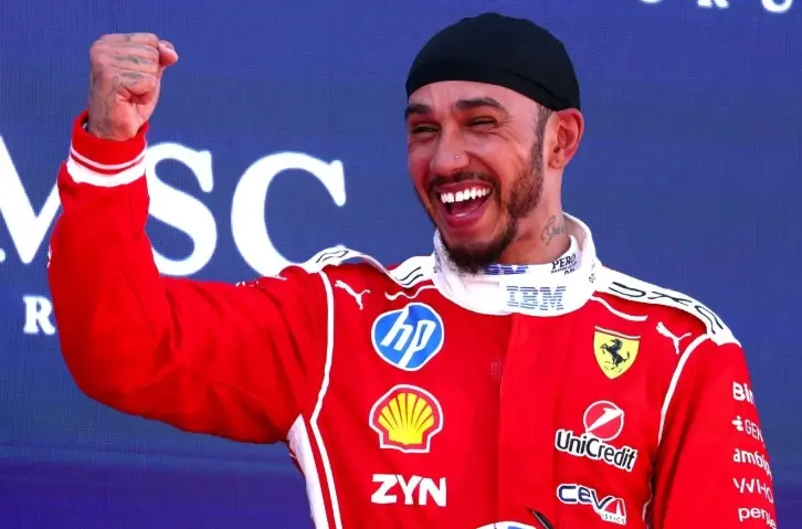 Lewis Hamilton Mengakui Kim Kardashian Membuatnya Makin Bahagia di Dalam dan Luar Lintasan