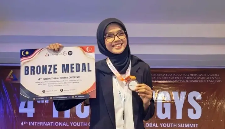 Mahasiswi Universitas Teuku Umar Raih Medali Internasional Lewat Inovasi Olah Sampah Menjadi Sabun