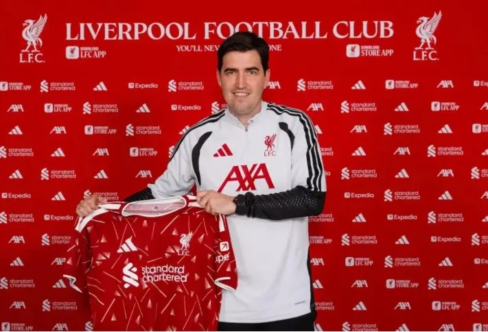Andoni Iraola Bertekad Bangun Liverpool yang Membanggakan Suporter