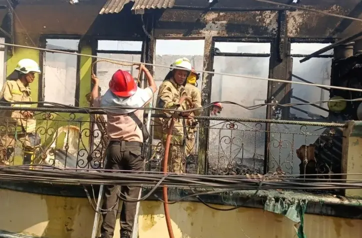 Kebakaran Hanguskan Rumah dan Enam Petak Kontrakan di Tanjung Priok, Kerugian Capai Rp400 Juta