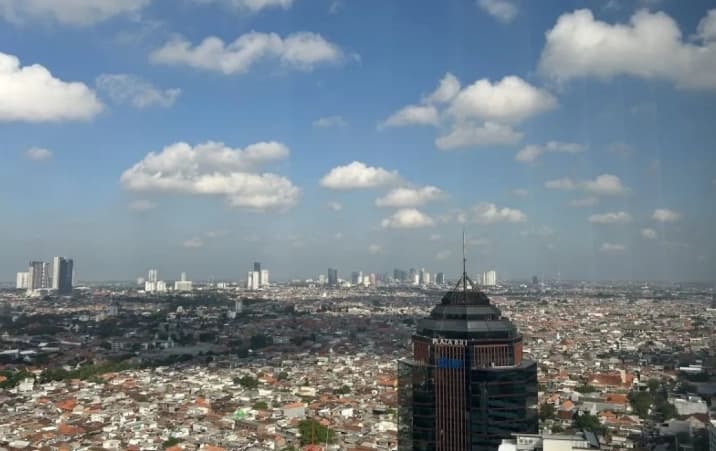 BMKG Prediksi Mayoritas Kota Besar Diguyur Cuaca Cerah Berawan hingga Berawan Tebal pada Jumat