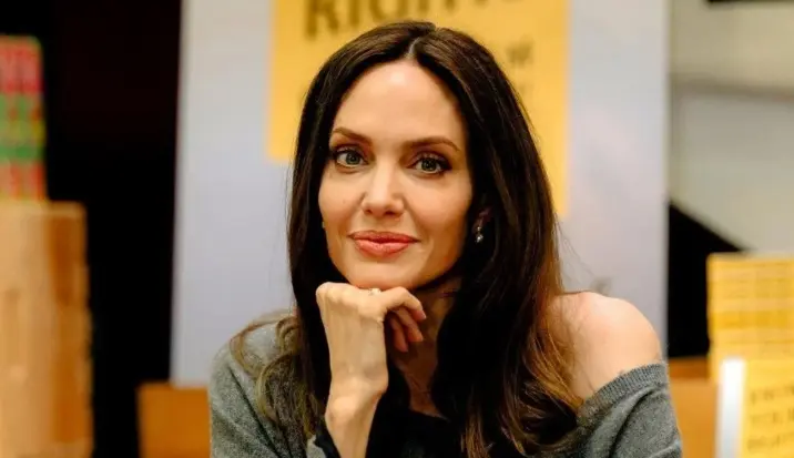 Putri Brad Pitt dan Angelina Jolie Ajukan Petisi Hapus Nama Belakang "Pitt"