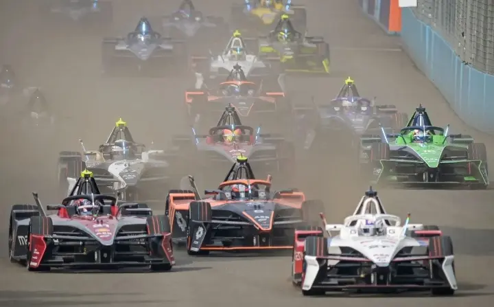 Formula E Hadirkan Balapan Malam Perdana di Tokyo E-Prix 2026