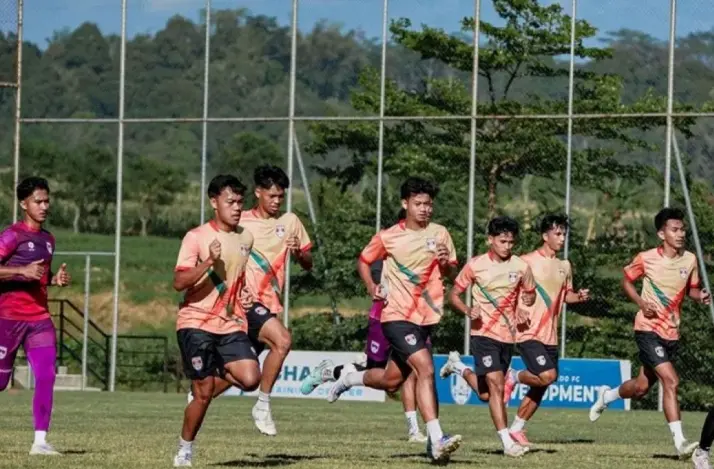 Pelatih Kendal Tornado FC Sebut Kondisi Fisik Pemain Terus Meningkat Jelang Musim 2026/2027