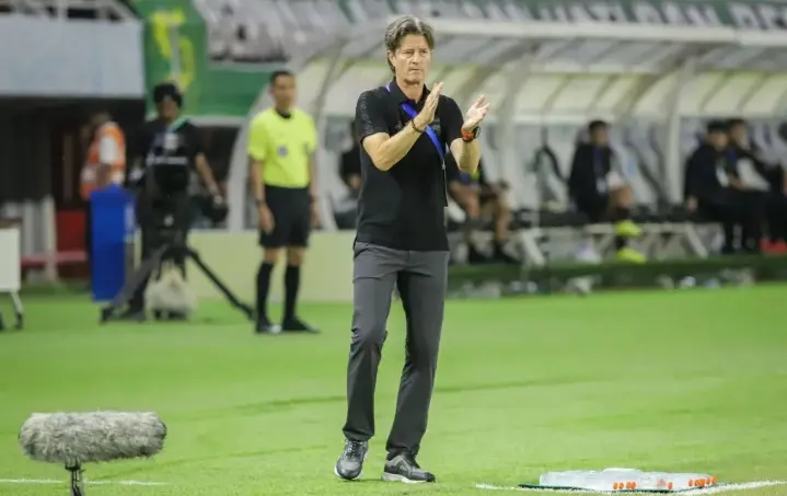 Pieter Huistra Ungkap Kriteria Pemain Incaran PSS Sleman untuk Musim 2026/2027