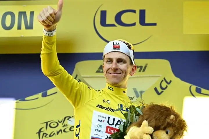 Tadej Pogacar Pertahankan Jersey Kuning Usai Melewati Etape ke-17 Tour de France 2026