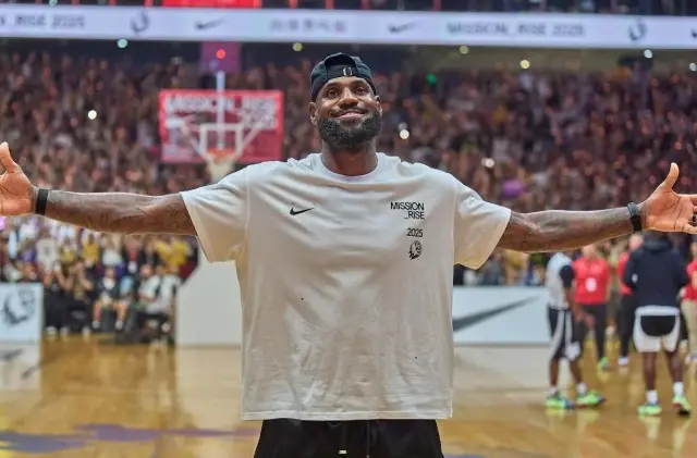 LeBron James Resmi Bergabung dengan Philadelphia 76ers melalui Kontrak Dua Tahun Senilai 8 Juta Dolar AS