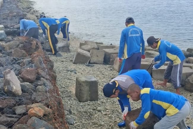 Pemkab Kepulauan Seribu Percepat Perbaikan Tanggul Roboh di Pulau Sabira untuk Cegah Abrasi
