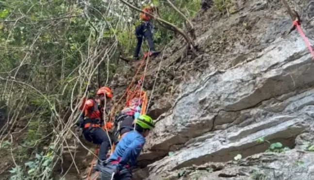 Enam Mahasiswa Berhasil Dievakuasi dari Gunung Goa Pangkep Setelah Mengalami Kram dan Kelelahan
