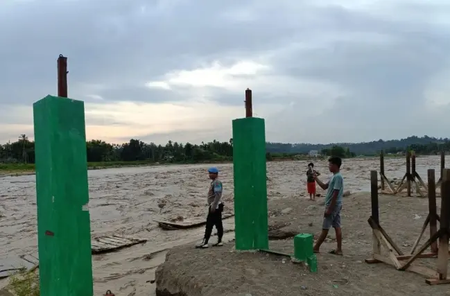 BNPB Menerjunkan Tim Gabungan untuk Menangani Dampak Banjir yang Merusak Empat Jembatan di Aceh Utara