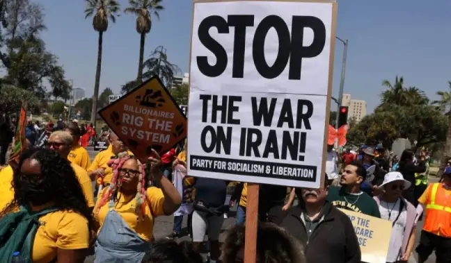 Survei Reuters/Ipsos: Hanya Sepertiga Warga Amerika Serikat Dukung Konflik dengan Iran