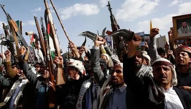 Lalu Lintas Kapal di Selat Bab al-Mandab Turun 56 Persen Setelah Embargo Houthi