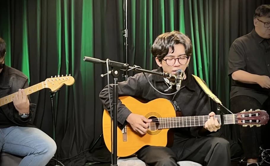 Aku Jeje Menghadirkan Perspektif Baru Lewat Single "Ceritanya Jatuh Cinta" yang Ringan dan Penuh Makna
