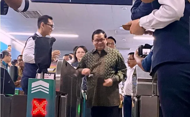 DKI dan MRT Jakarta Luncurkan Pembayaran Tiket dengan Kartu Kredit Nirkontak Berteknologi EMV Contactless