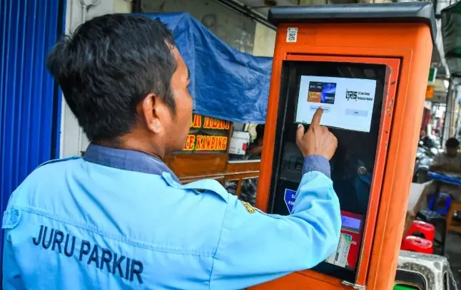 Pemprov DKI Sebut Aplikasi Parkir Tingkatkan Retribusi hingga 300 Persen di Kawasan Monas